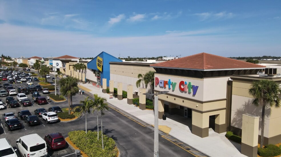 More Photos Of 4945-5049 Cleveland Ave, Fort Myers Unknown For Lease