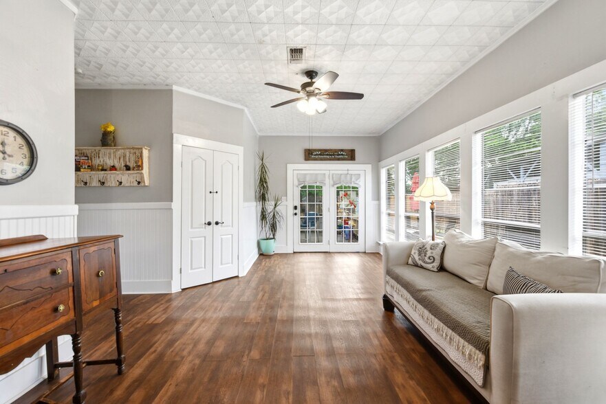 More Photos Of 9282 State Highway 75 S, New Waverly Freestanding For Sale
