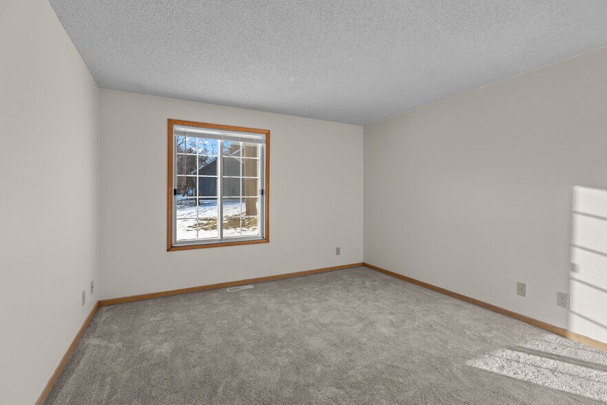 More Photos Of 8254 Windsong Dr, Eden Prairie Apartments For Sale