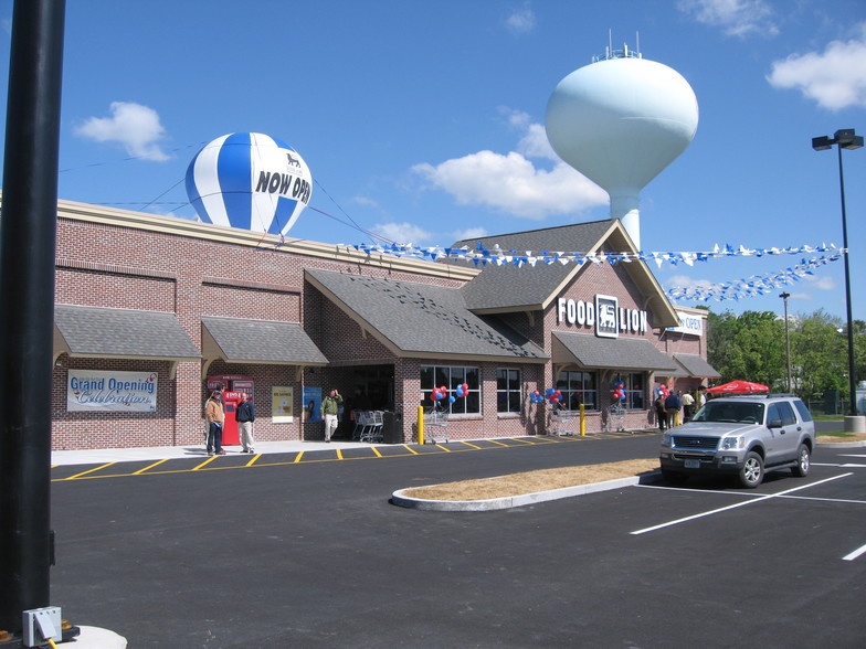 Primary Photo Of 1 Jacksonville Rd, Crisfield Supermarket For Lease