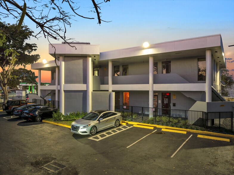 More Photos Of 1818 Sheridan St, Hollywood Medical For Lease