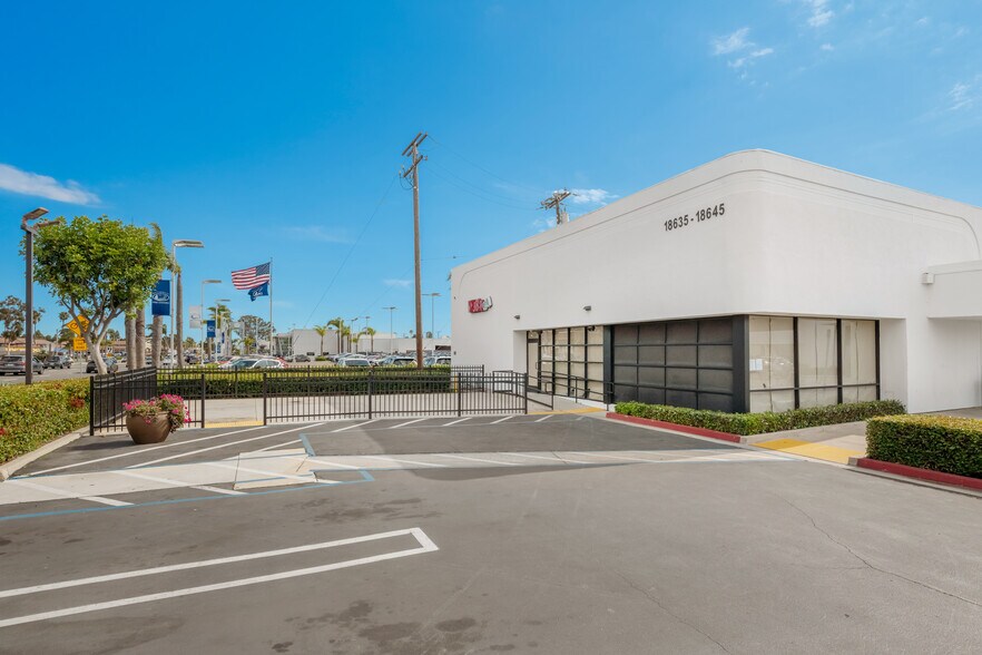 More Photos Of 18581-18631 Beach Blvd, Huntington Beach Unknown For Lease