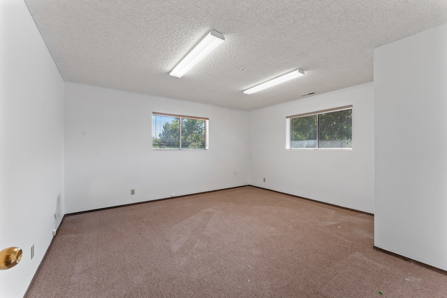 More Photos Of 235 W Pueblo St, Reno Research And Development For Sale