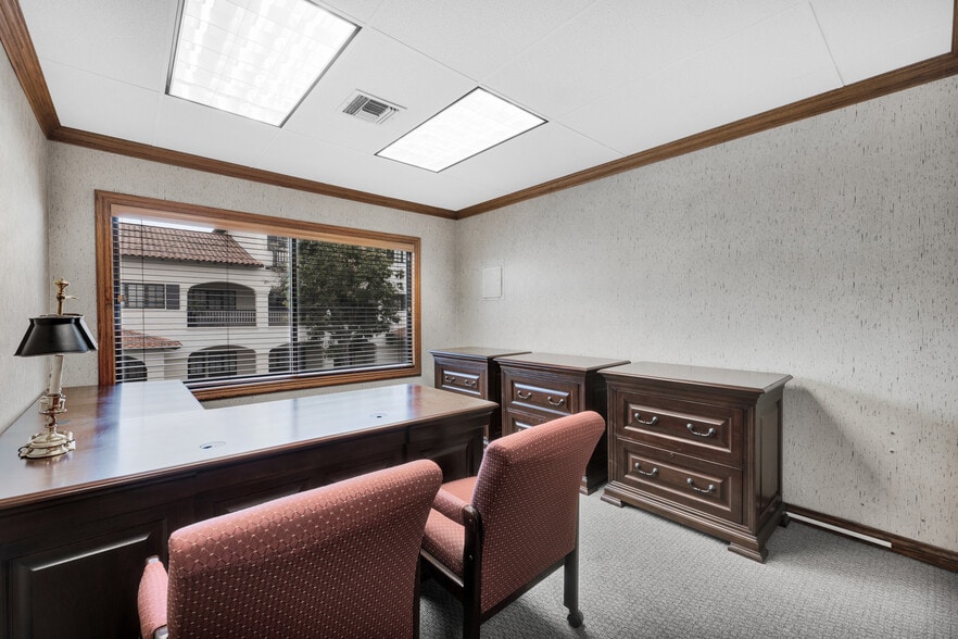 More Photos Of 340 Rosewood Ave, Camarillo Medical For Sale