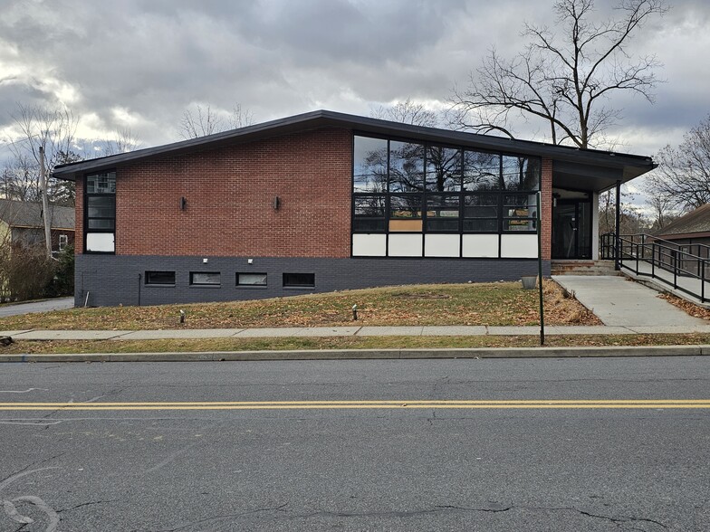 Primary Photo Of 23 West St, Warwick Office For Lease