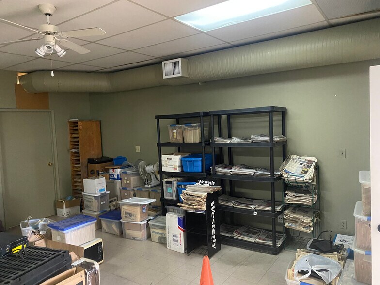 More Photos Of 4918 Napier St, Port Alberni Flex For Sale