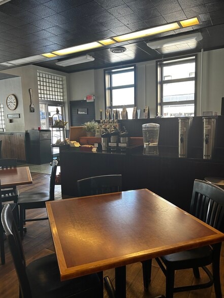 More Photos Of 600 Broadway St, Lincoln General Retail For Sale