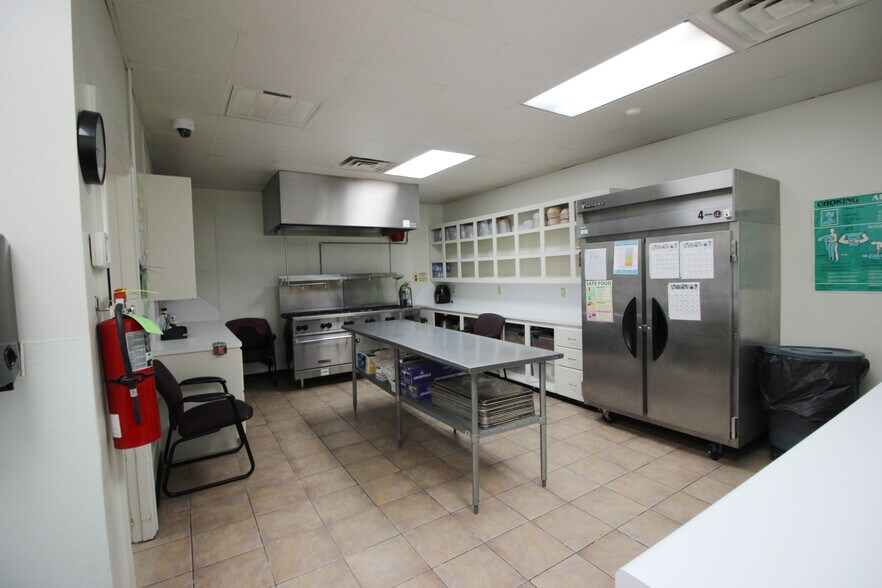 More Photos Of 6724 Telephone Rd, Houston Office For Sale