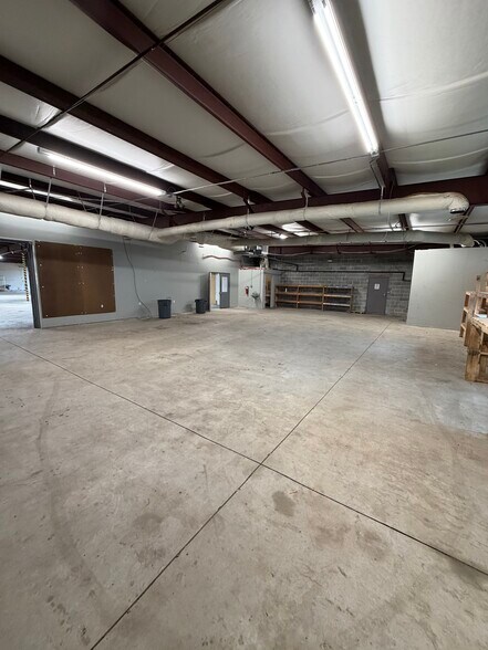 More Photos Of 1033 Wappoo Rd, Charleston Light Distribution For Lease