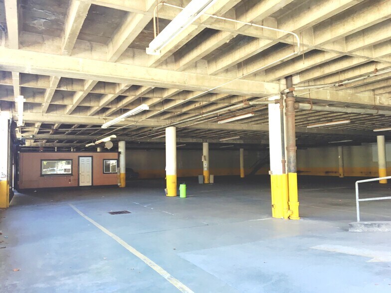 More Photos Of 955 Sansome St, San Francisco Parking Garage For Lease