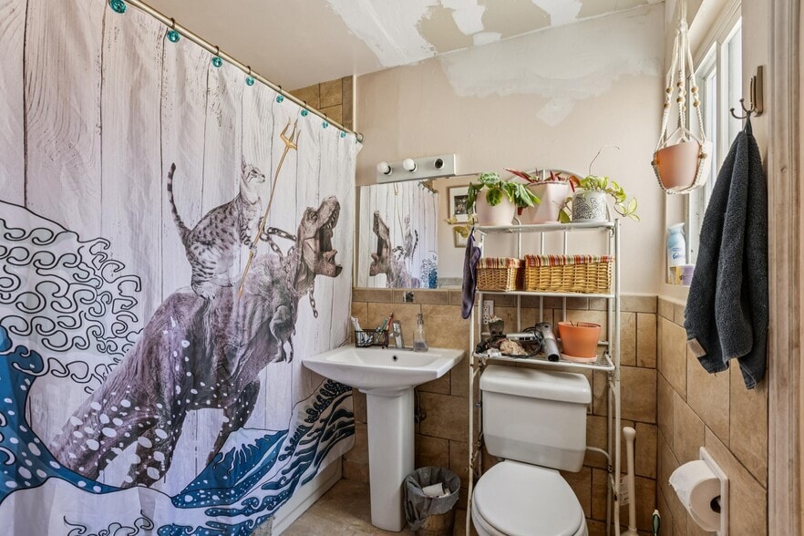 More Photos Of 423-433 S Van Ness Ave, San Francisco Apartments For Sale