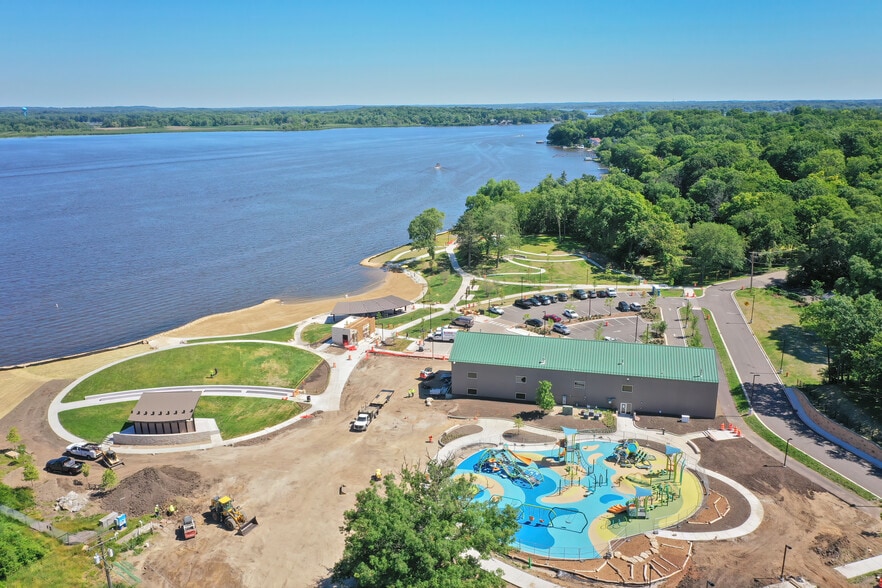 More Photos Of 115 Nippersink Blvd, Fox Lake Hospitality For Sale