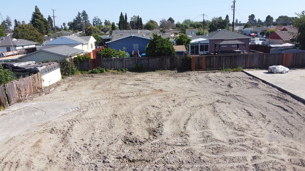 More Photos Of 867 E Lewelling Blvd, Ashland Land For Sale
