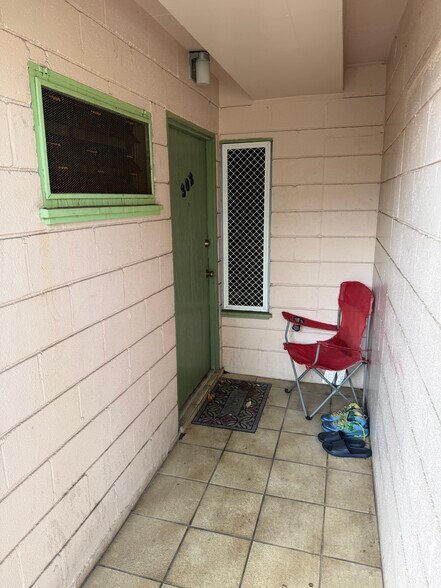 More Photos Of 2406 Kuhio Ave, Honolulu Apartments For Sale