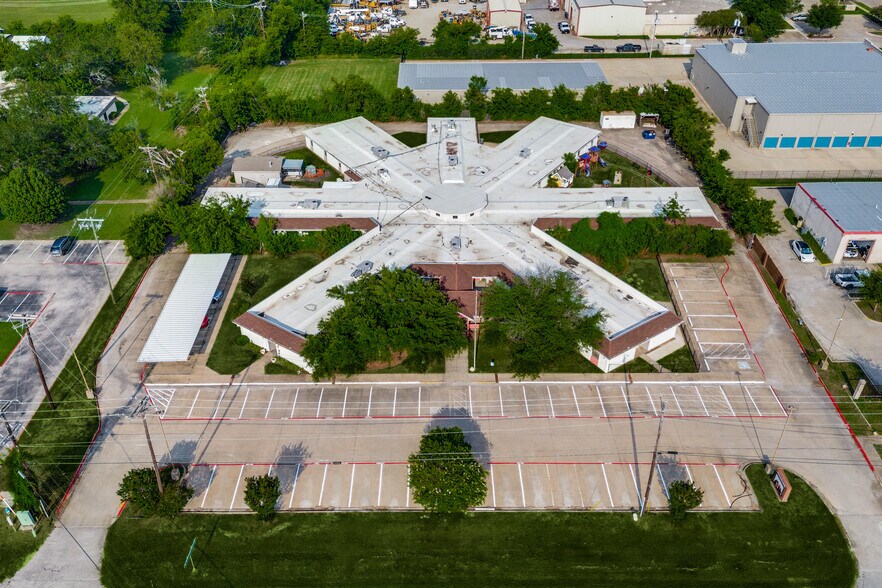 More Photos Of 1710 N McDonald St, McKinney Assisted Living For Sale