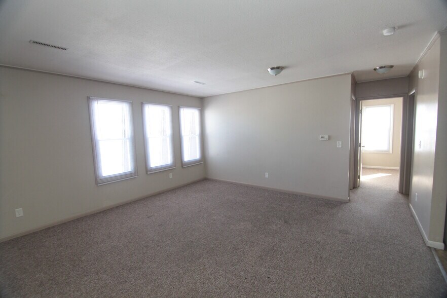 More Photos Of 1524 38th St, Rock Island Office Residential For Sale