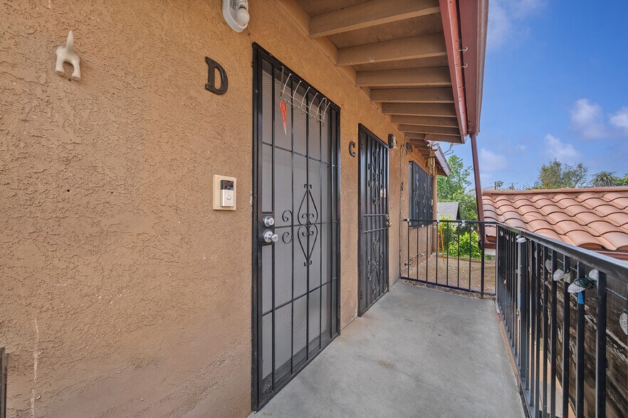 More Photos Of 2516 Elsinore St, Los Angeles Multifamily For Sale