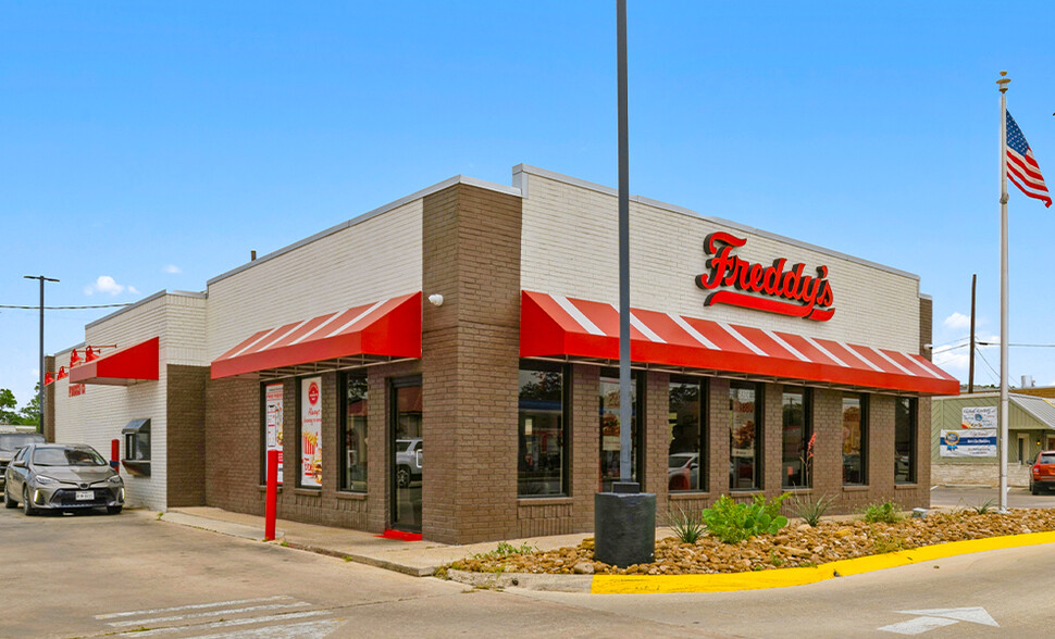 Primary Photo Of 500 Sidney Baker St, Kerrville Fast Food For Sale