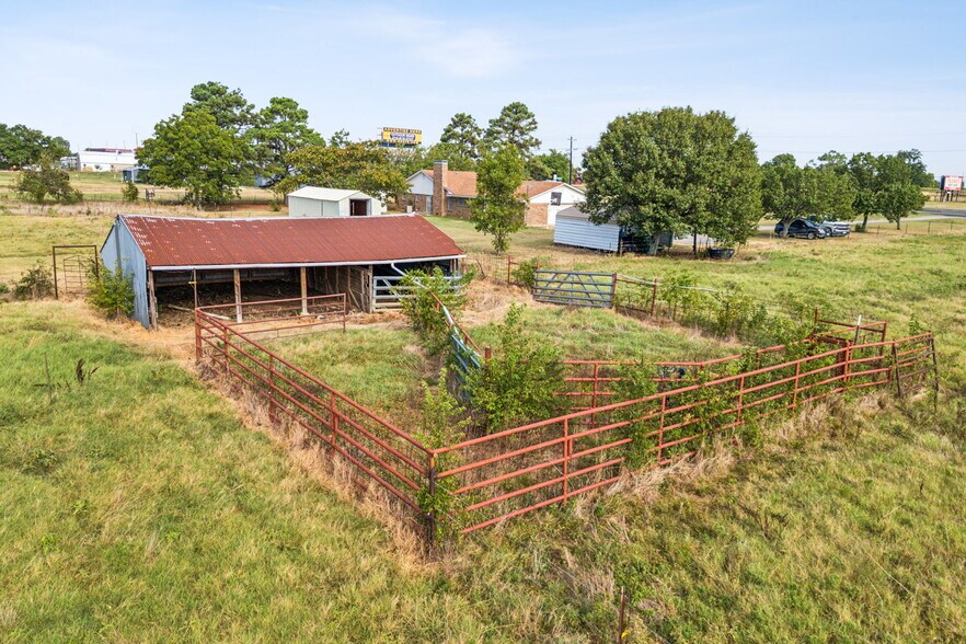 More Photos Of 31092 US Highway 82, Whitesboro Land For Sale