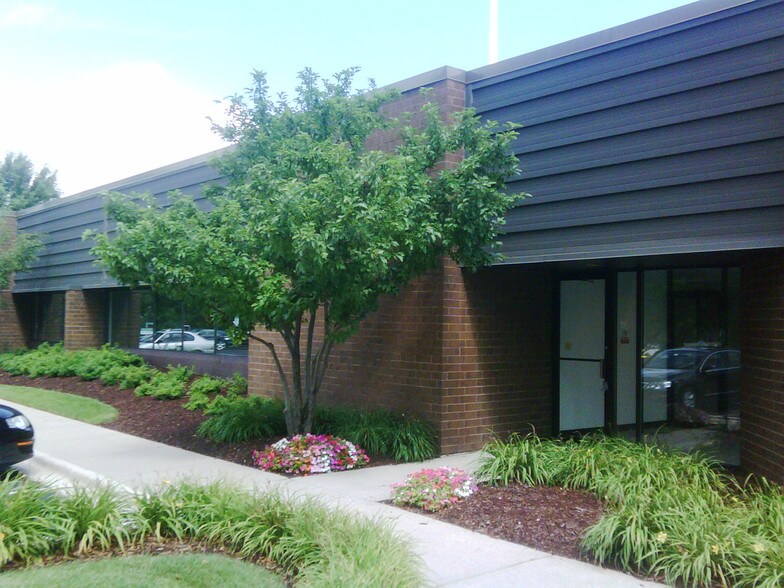 More Photos Of 2600 Warrenville Rd, Downers Grove Office For Lease
