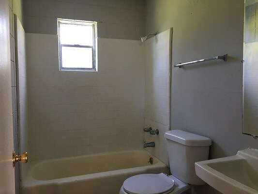More Photos Of 2810 Fairwest St, Montgomery Apartments For Sale