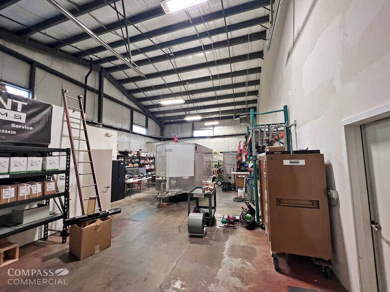 More Photos Of 63004 NE 18th St, Bend Warehouse For Lease