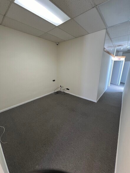 More Photos Of 6431-6433 N California Ave, Chicago Apartments For Lease