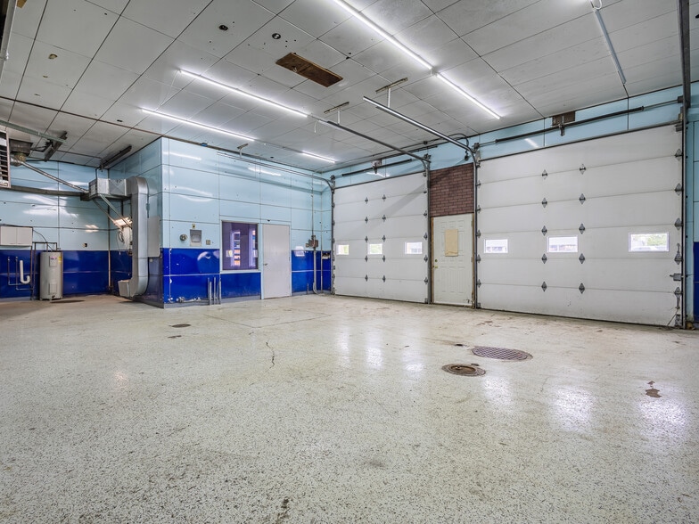 More Photos Of 1102 E State Blvd, Fort Wayne Serviced Offices For Sale