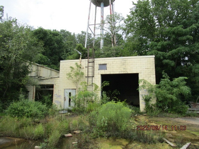 More Photos Of 169 W Bridge St, Lyons Manufacturing For Sale