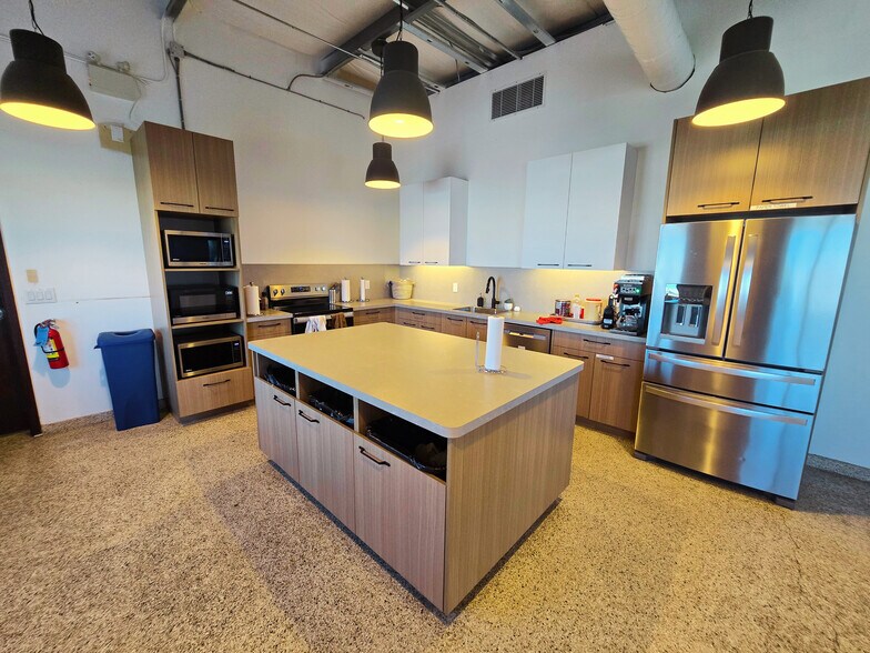 More Photos Of 901 17 Av, Nisku Warehouse For Sale