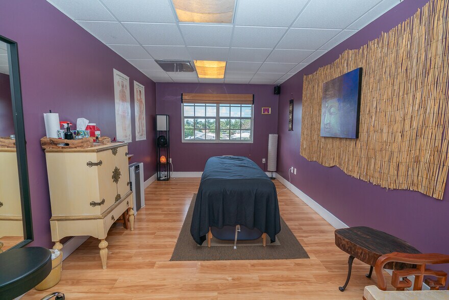 More Photos Of 1732 NE 26th St, Wilton Manors Office For Lease