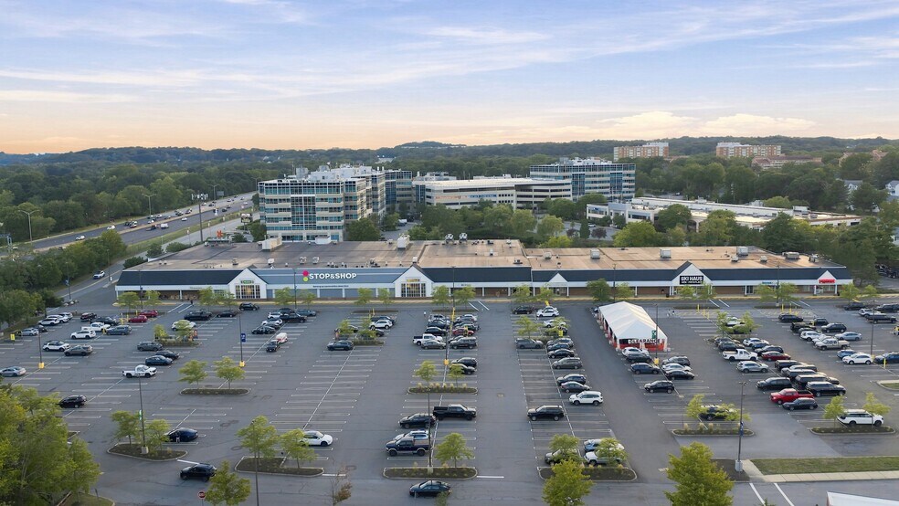 More Photos Of 2 Elm St, Woburn Freestanding For Lease