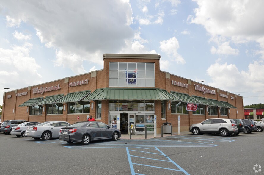 More Photos Of 2200 W Oregon Ave, Philadelphia Unknown For Lease