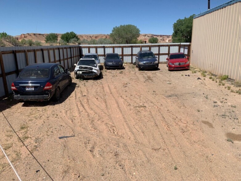 More Photos Of 1453 UT-24, Hanksville Auto Repair For Sale
