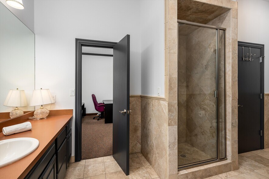 More Photos Of 6513 Preston Rd, Plano Medical For Sale