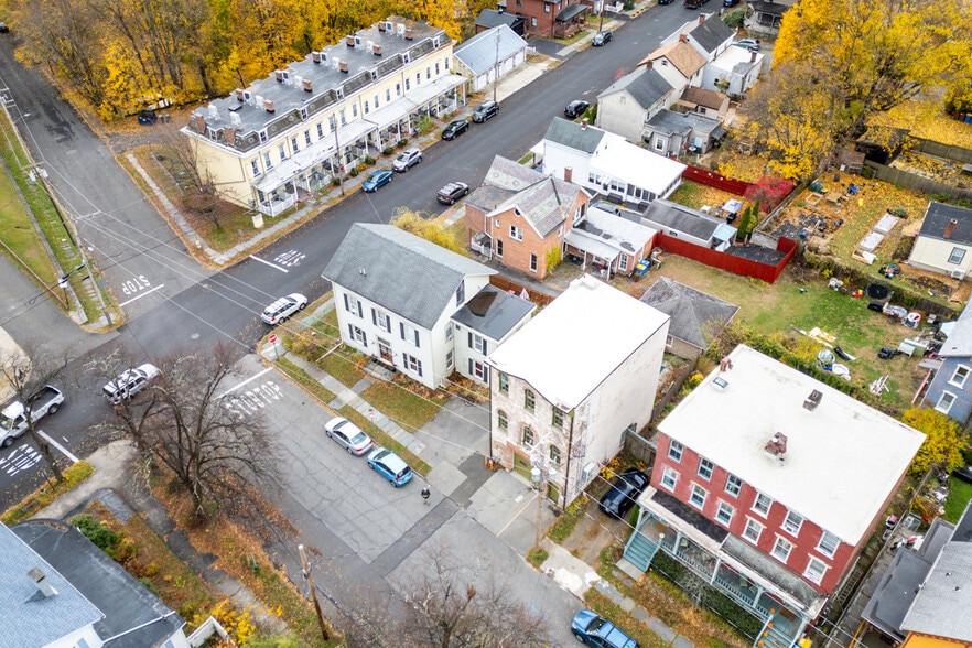 More Photos Of 85 Hone St, Kingston Specialty For Sale