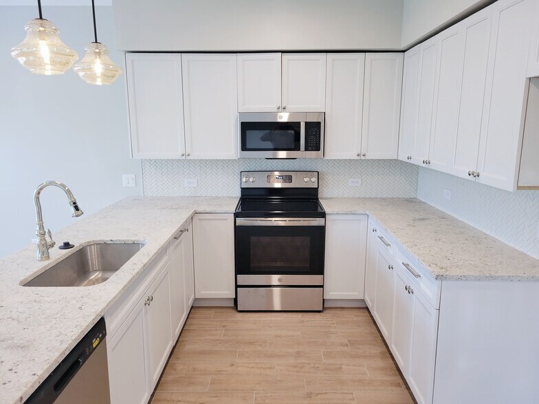 More Photos Of 640 E Mather St, New Braunfels Apartments For Sale