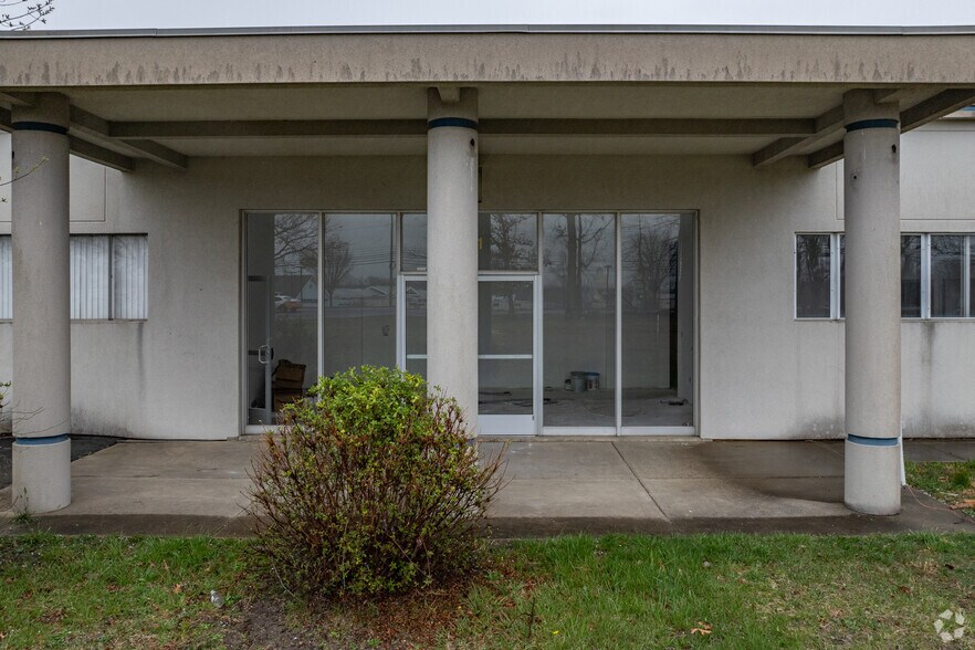 More Photos Of 371 Essex Rd, Tinton Falls Warehouse For Sale