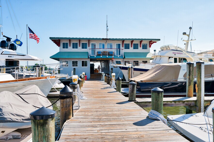 More Photos Of 2 Compromise St, Annapolis Marina For Lease
