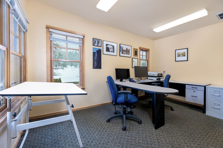 More Photos Of 1072 E Main St, Grass Valley Office For Sale