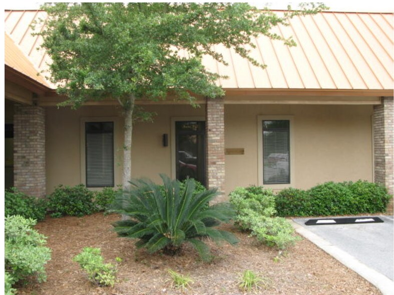 Primary Photo Of 6 11th Ave, Shalimar Unknown For Lease