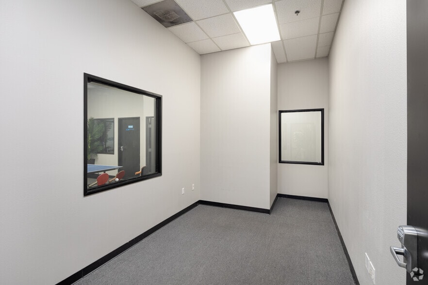 More Photos Of 3731 Warner Ave, Santa Ana Warehouse For Lease