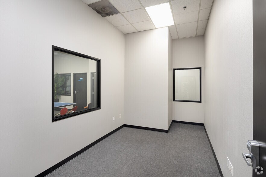 More Photos Of 3731 Warner Ave, Santa Ana Warehouse For Lease