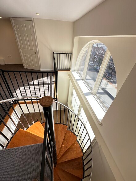 More Photos Of 44 Main St, Clinton Office For Lease