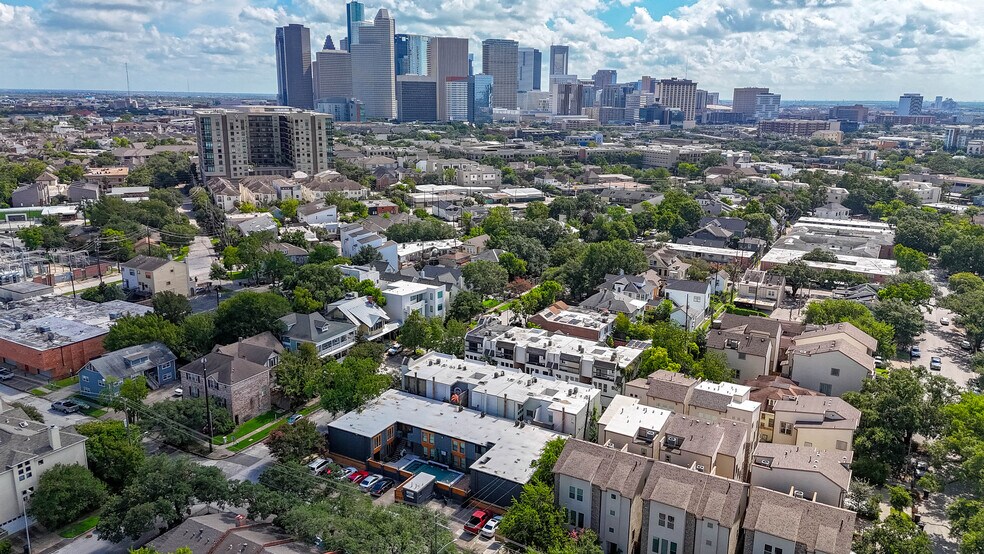 More Photos Of 2703 Mason St, Houston Apartments For Sale