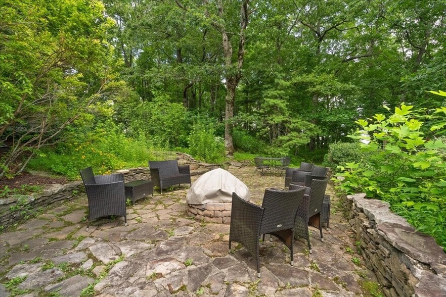 More Photos Of 9440 GA-52, Chatsworth Hospitality For Sale