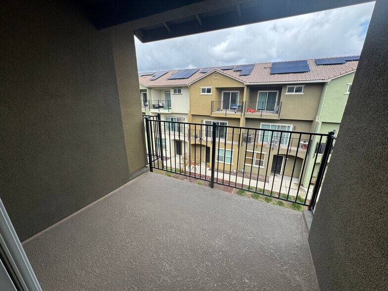 More Photos Of 116 Bundeson Dr, Hollister Apartments For Sale