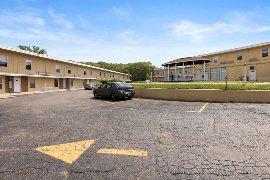 More Photos Of 6200 Melton Rd, Gary Hotel For Sale