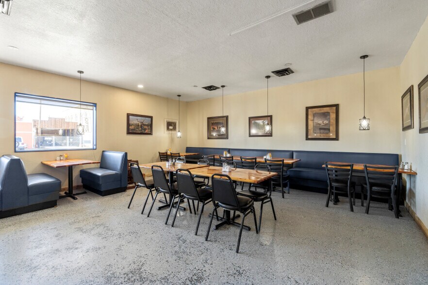 More Photos Of 2126 Broadway st, Malin Sports And Entertainment For Sale