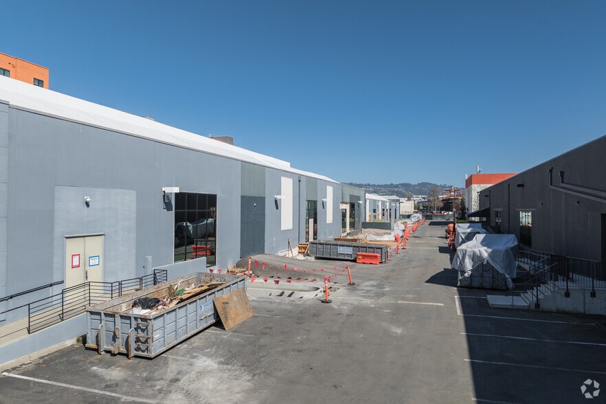 More Photos Of 6601 Shellmound St, Emeryville Research And Development For Lease